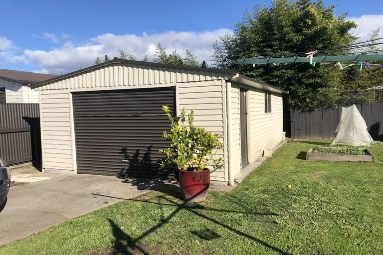 Photo of property in 19 Lipscombe Crescent, Havelock North, 4130