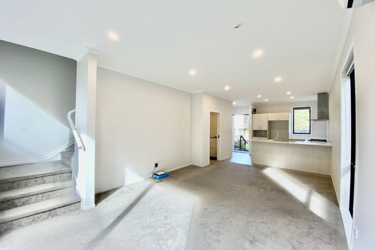 Photo of property in 6 Awamarino Way, Westgate, Auckland, 0614