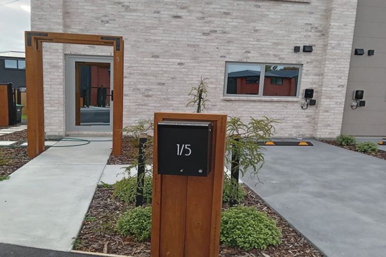 Photo of property in 1/5 Matata Place, Dallington, Christchurch, 8061
