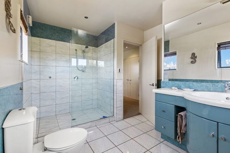 Photo of property in 20 Chateau Drive, Burnside, Christchurch, 8053