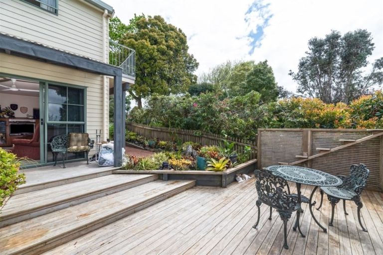 Photo of property in 10/485 Don Buck Road, Massey, Auckland, 0614