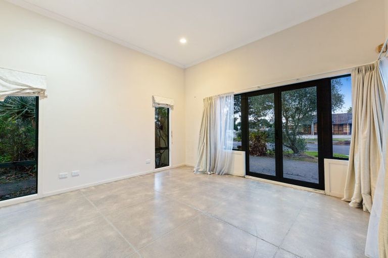 Photo of property in 1 Maghera Drive, East Tamaki, Auckland, 2016