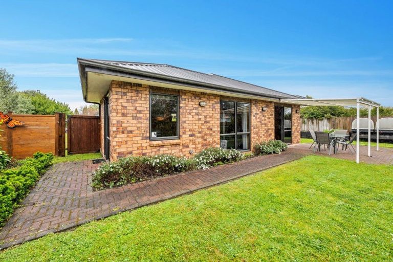 Photo of property in 10 Heaphy Place, Pukehangi, Rotorua, 3015