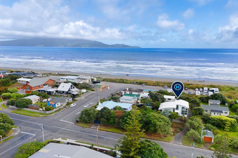 Photo of property in 89 Tutere Street, Waikanae Beach, Waikanae, 5036