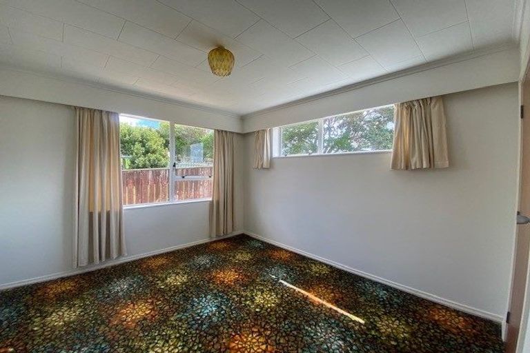 Photo of property in 6b Reese Jones Grove, Maungaraki, Lower Hutt, 5010