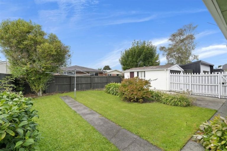 Photo of property in 2/76 Grants Road, Papanui, Christchurch, 8053