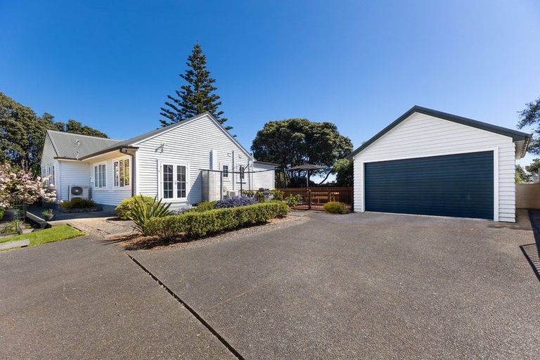 Photo of property in 1 Rosetta Road, Raumati South, Paraparaumu, 5032