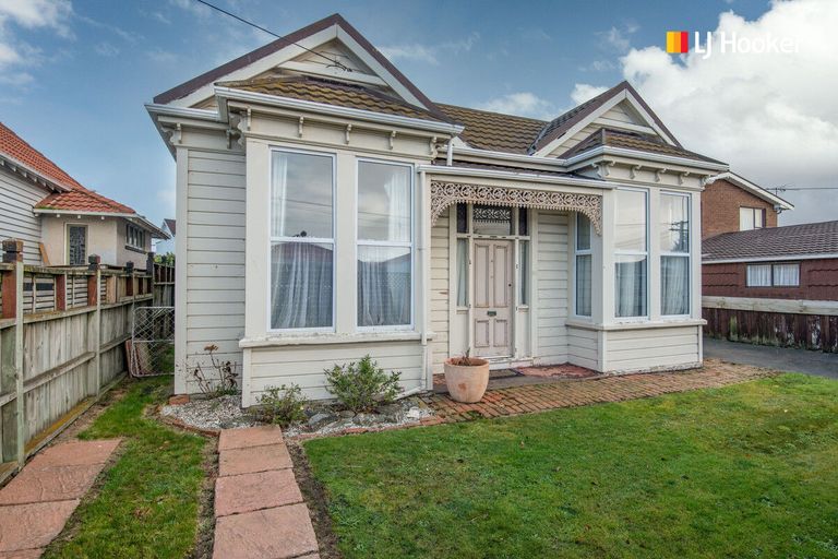 Photo of property in 92 Queens Drive, Saint Kilda, Dunedin, 9012