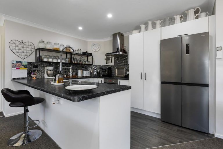 Photo of property in 67a Queen Street, Waitara, 4320