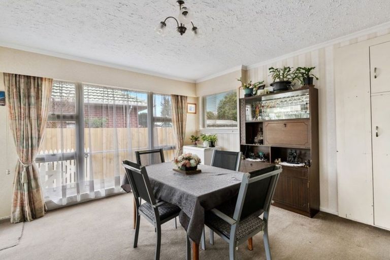Photo of property in 12 Glenora Place, Hornby, Christchurch, 8042