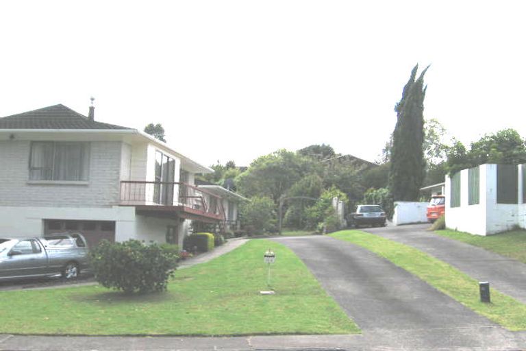 Photo of property in 2/39 Simon Ellice Drive, Bayview, Auckland, 0629