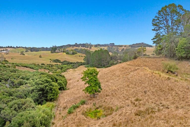 Photo of property in 592 Kanohi Road, Kaukapakapa, 0873