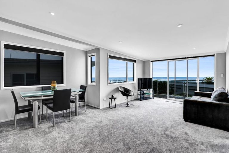 Photo of property in 5b Catherine Crescent, Moturoa, New Plymouth, 4310