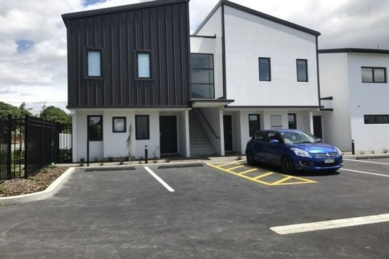 Photo of property in 4/69 Suva Street, Upper Riccarton, Christchurch, 8041