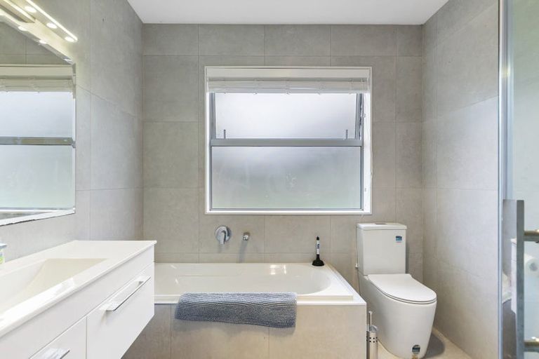 Photo of property in 35 Harriet Johnston Drive, Pokeno, 2402