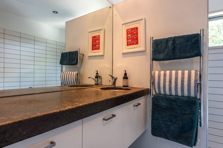 Photo of property in 12 Makora Avenue, Oneroa, Waiheke Island, 1081