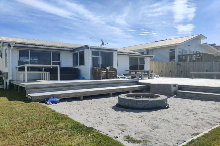 Photo of property in 463 Pukehina Parade, Pukehina, Te Puke, 3189