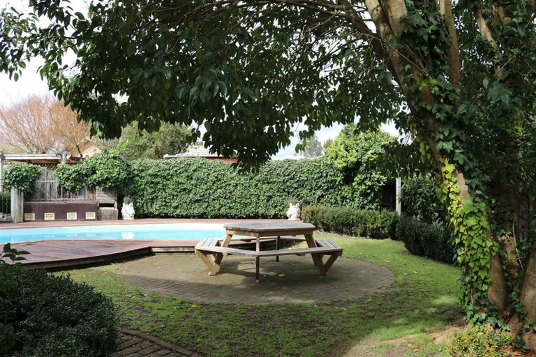 Photo of property in 92 Glen Lynne Avenue, Queenwood, Hamilton, 3210