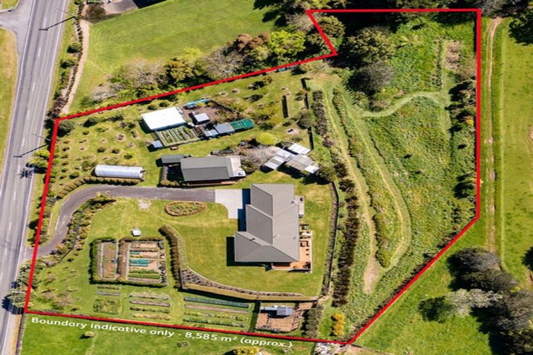 Photo of property in 347 Henwood Road, Hillsborough, New Plymouth, 4372
