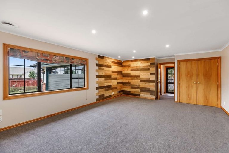 Photo of property in 116 Pacific Drive, Fitzherbert, Palmerston North, 4410