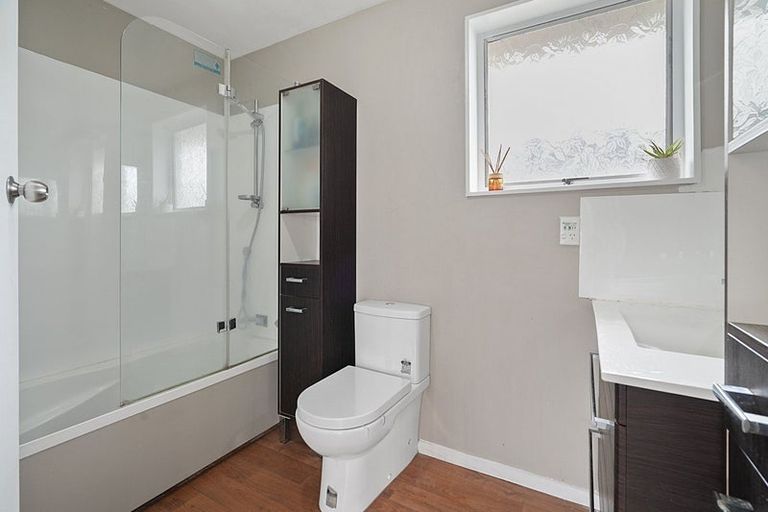 Photo of property in 7 Mckellar Place, Hornby, Christchurch, 8042