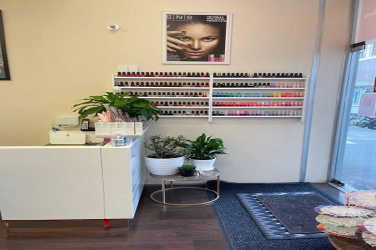 Photo of property in 18 Panama Street, Martinborough, 5711