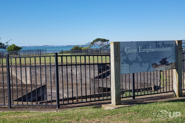 Photo of property in 52 Vinograd Drive, Te Atatu Peninsula, Auckland, 0610