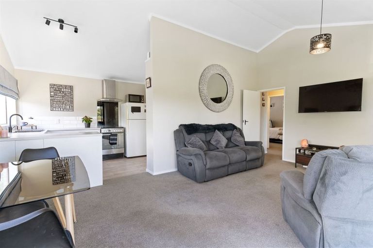 Photo of property in 1/7 Newstead Avenue, Browns Bay, Auckland, 0632