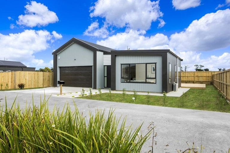 Photo of property in 75 Clarks Beach Road, Clarks Beach, 2122