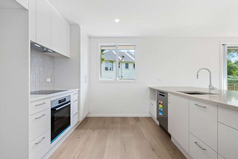 Photo of property in 6a Alston Avenue, Kelston, Auckland, 0602