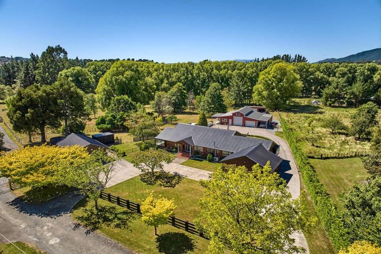 Photo of property in 262b Katherine Mansfield Drive, Whitemans Valley, Upper Hutt, 5371