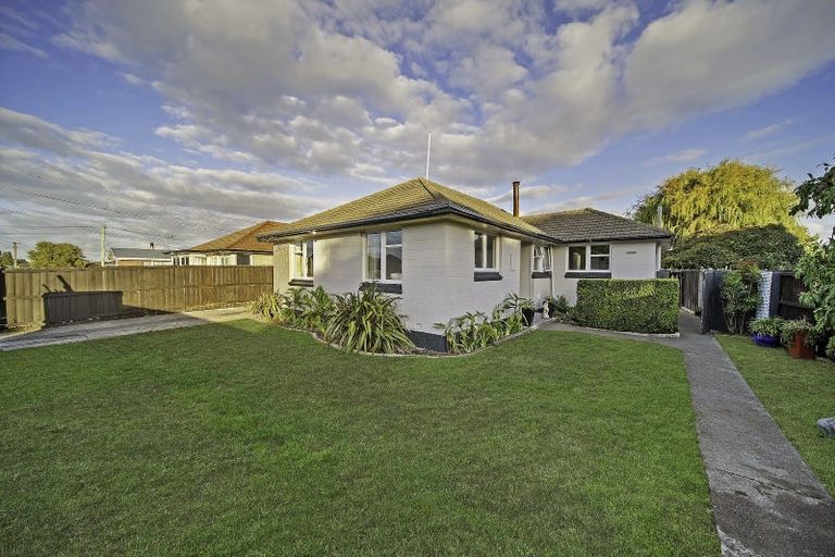 Photo of property in 6 Carisbrooke Street, Aranui, Christchurch, 8061