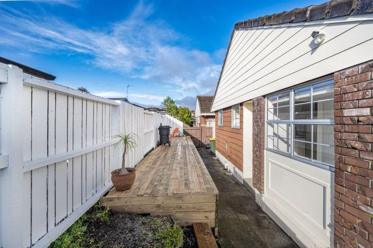 Photo of property in 1/3 Benygloe Place, Highland Park, Auckland, 2010