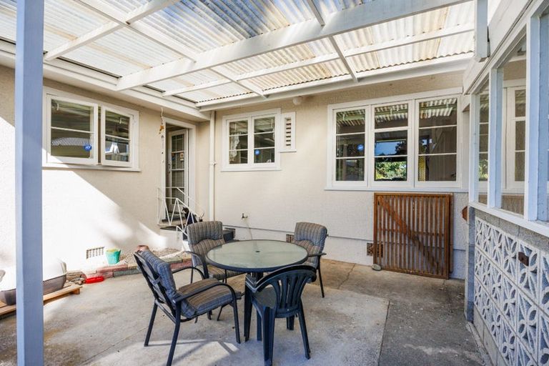 Photo of property in 6 Freyberg Street, Roslyn, Palmerston North, 4414