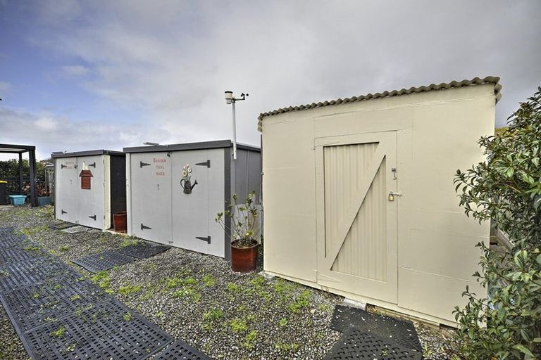 Photo of property in 2 Devon Lane, Carterton, 5713