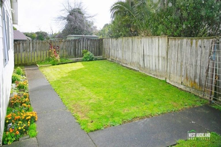 Photo of property in 2/1 Imperial Place, Henderson, Auckland, 0612