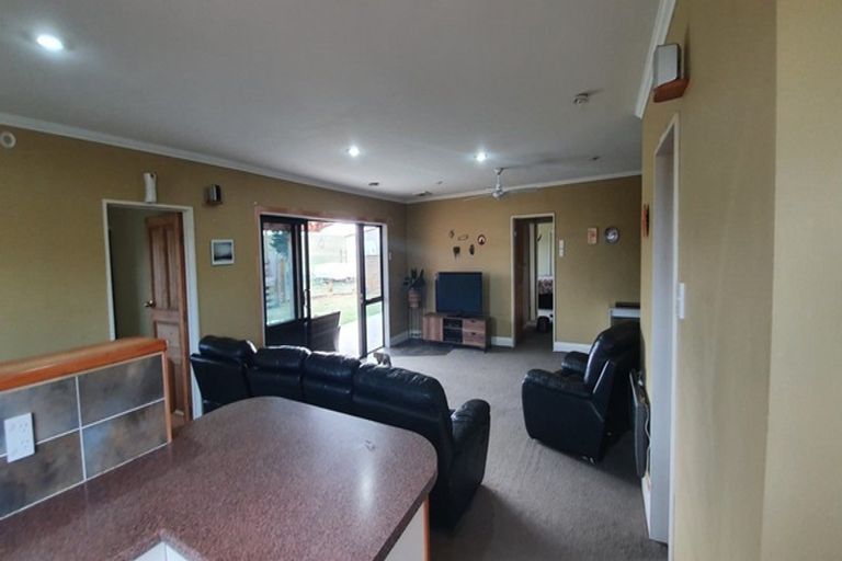 Photo of property in 35 Lauder-omakau Road, Omakau, 9376