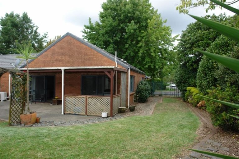 Photo of property in 2 Westvale Avenue, Ranui, Auckland, 0612