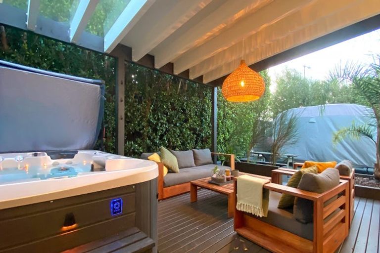 Photo of property in 9 Ruth Craig Place, Stanmore Bay, Whangaparaoa, 0932