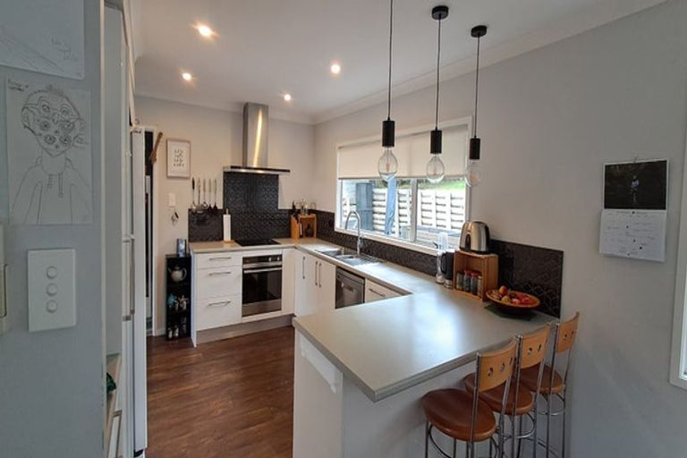 Photo of property in 15 Mile Place, Henderson, Auckland, 0612