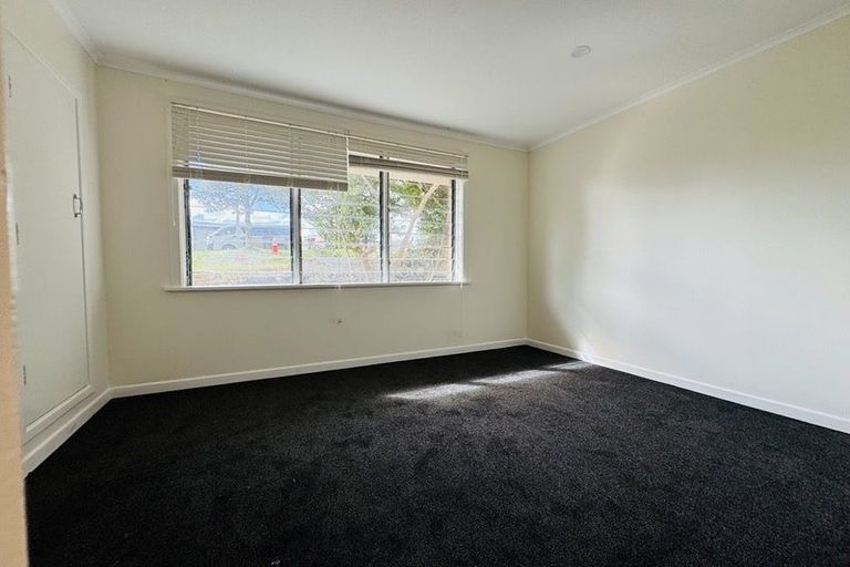 Photo of property in 75 Awaroa Road, Sunnyvale, Auckland, 0612