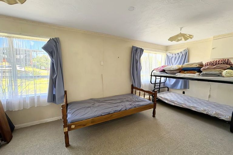 Photo of property in 33 Shortt Street, Foxton Beach, Foxton, 4815