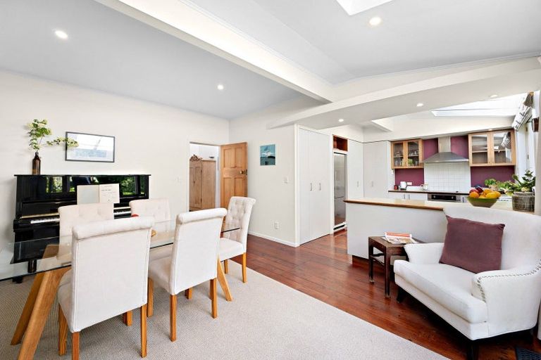 Photo of property in 35 Rimu Road, Kelburn, Wellington, 6012