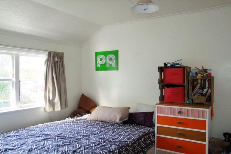 Photo of property in 42 Chaucer Street, Milton, 9220