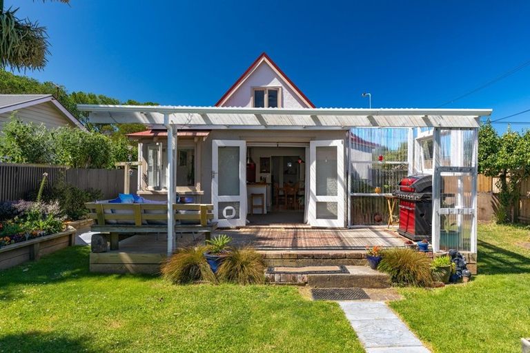 Photo of property in 380 Keyes Road, New Brighton, Christchurch, 8083