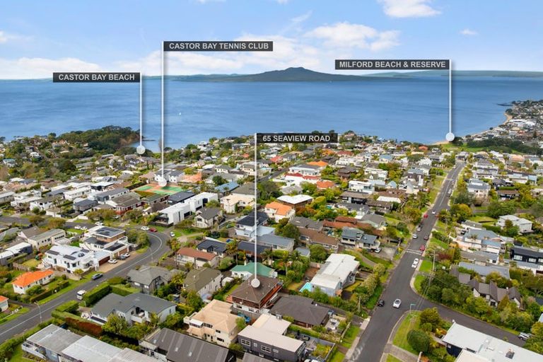 Photo of property in 1/67 Seaview Road, Castor Bay, Auckland, 0620