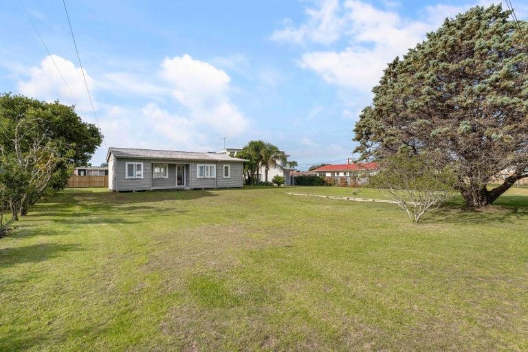 Photo of property in 114 Sylvia Road, Whangamata, 3620