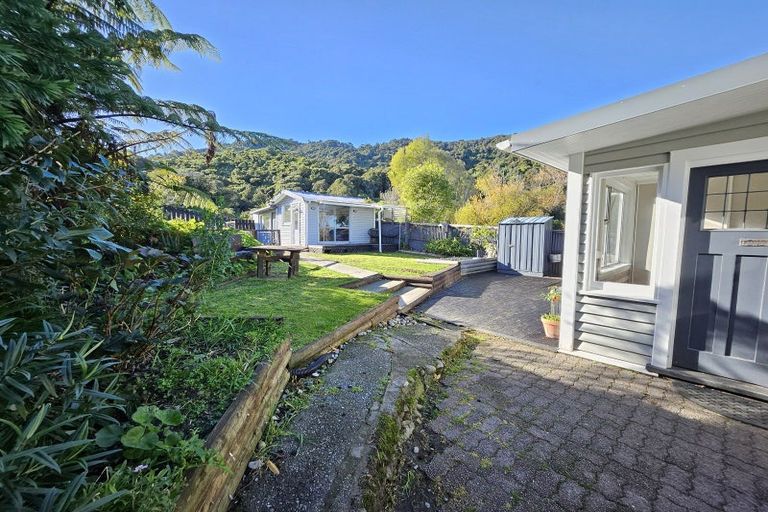Photo of property in 11 Ashmore Avenue, Cobden, Greymouth, 7802