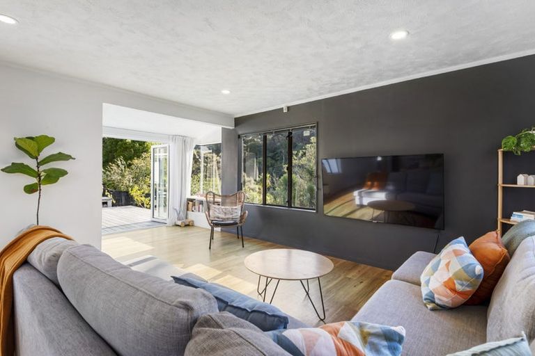 Photo of property in 9 Glendawn Place, Bayview, Auckland, 0629
