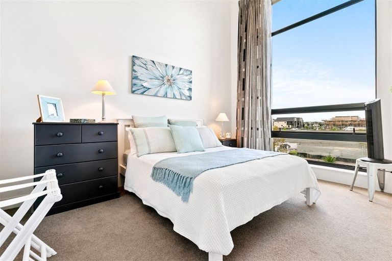 Photo of property in 220 Hobsonville Point Road, Hobsonville, Auckland, 0616